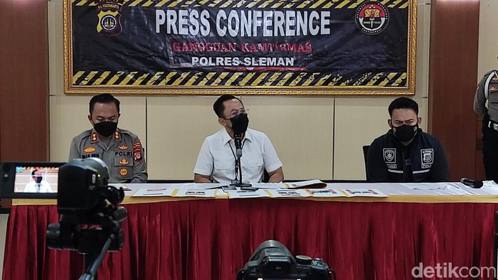 Rilis kasus diduga klithih di Simpang 3 barat Mirota Kampus Jogja yang ternyata hoax, Sabtu (16/4/2022).