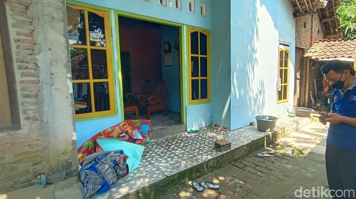 TKP rumah bakar istri dan bayinya hidup-hidup di Kudus, Sabtu (16/4/2022)