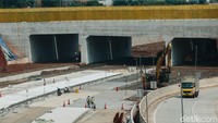 Selain itu, nantinya juga akan terhubung langsung dengan akses masuk ke Tol Tangerang-Merak melalui Balaraja, serta bakal mendukung pengembangan konektivitas kawasan Kota Baru Maja bahkan hingga Lebak.