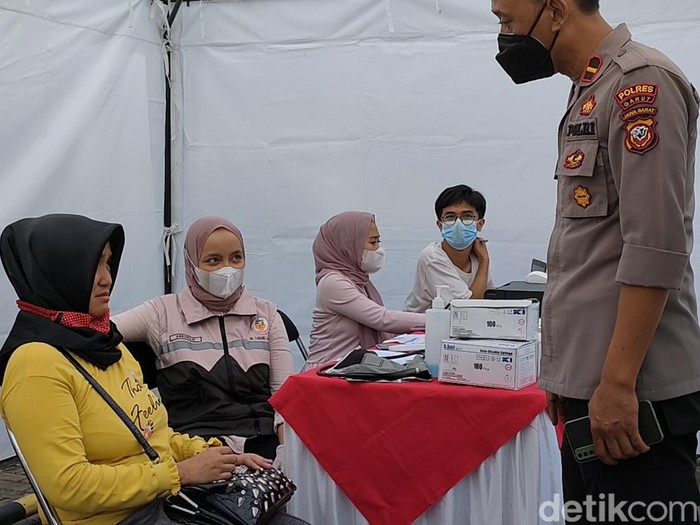 Vaksinasi di Garut dapat minyak goreng gratis