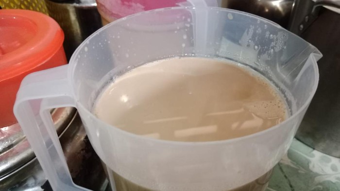 Chai tea disediakan sebagai menu berbuka di Masjid Jamik Medan