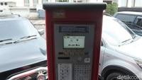Merespons hal tersebut, Dishub Kota Bandung mengklaim jika mesin parkir yang berada di sejumlah jalan di Kota Bandung masih berfungsi.