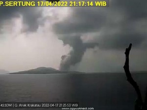 Gunung Anak Krakatau Erupsi, Semburkan Abu Vulkanik Setinggi 800 Meter