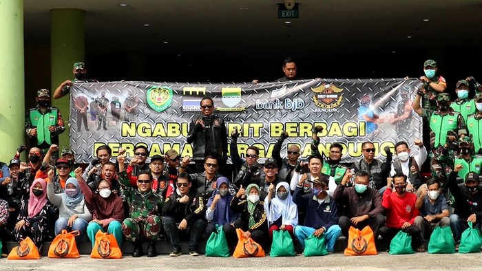 HDCI Bandung saat bakti sosial.