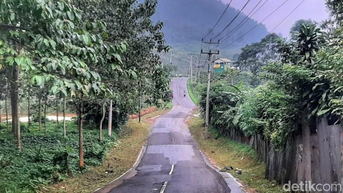 Jelang Arus Mudik 2022, Begini Kondisi Jalur Alternatif Cijapati Menjelang arus mudik 2022, sejumlah jalur alternatif akan menjadi pilihan bagi para pemudik. Salah satunya adalah jalur alternatif Cijapati, Kabupaten Bandung.