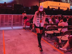 7 Foto Luna Maya Nonton Konser BTS di Las Vegas Ini Jadi Trending & Bikin Iri