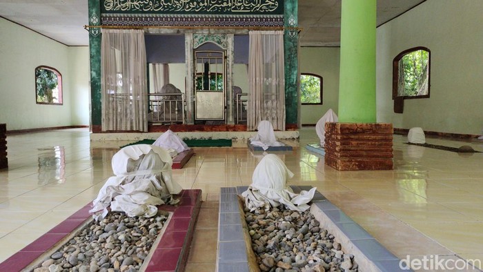 Makam Prabu Dalem Wong Sagati Lebak