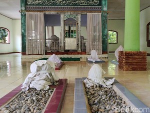 Makam Keramat di Sungai Ciberang Lebak, Selamat dari Banjir Bandang