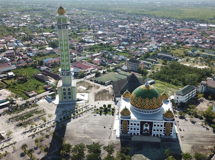 Unik Banget! Masjid Ini Didesain dengan Ornamen Dayak