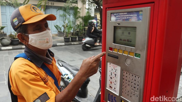 Mesin parkir di Bandung.