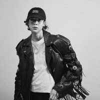 Rasanya selama ini aku seperti memakai topeng. Setelah aku melepaskan topeng ini, aku merasa... entahlah. Aku tidak memakai kulit yang bukan punyaku lagi, tutur pria 24 tahun ini. Foto: Instagram/@nathanwestling