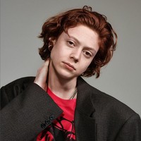 Setelah terapi hormon testosteron, dia juga menjalani operasi pengangkatan payudara. Ia pun mengganti namanya dari Natalie Westling menjadi Nathan Westling pada Maret 2019.  Foto: Instagram/@nathanwestling