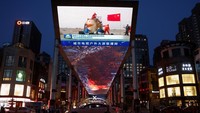 Tiga astronot China mendarat di bumi pada Sabtu (16/4) waktu setempat. Mereka kembali setelah melakukan misi luar angkasa selama 183 hari.