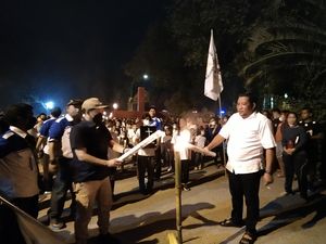 Sambut Paskah Subuh, Ribuan Masyarakat Medan Pawai Obor