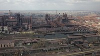 Diketahui, pabrik baja dan besi Illich, milik perusahaan metalurgi terbesar kedua di Ukraina ini, menjadi salah satu sasaran serangan di tengah perang Rusia-Ukraina yang belum usai hingga saat ini. REUTERS/Pavel Klimov.
