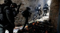Untuk diketahui, kekerasan yang dilakukan polisi Israel membuat lebih dari 150 orang terluka dalam bentrok yang bermula pada Jumat (15/4) lalu.