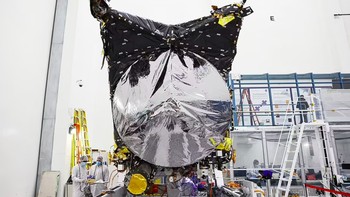 Dikutip dari Daily Mail, peneliti dari Brown University dan Purdue University percaya bahwa asteroid itu sebenarnya mungkin lebih keras, karena cara gravitasinya menarik benda-benda di sekitarnya menunjukkan Psyche jauh lebih padat daripada sebongkah besi raksasa. Foto: NASA/JPL-Caltech