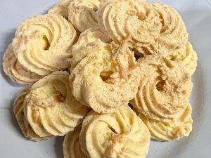 Resep Kue Semprit Keju yang Lumer untuk Sajian Lebaran