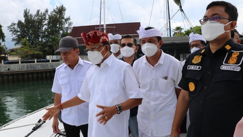 Gubernur Bali Wayan Koster ikut melakukan sidak WNA di laut pada Sabtu (16/4/2022)