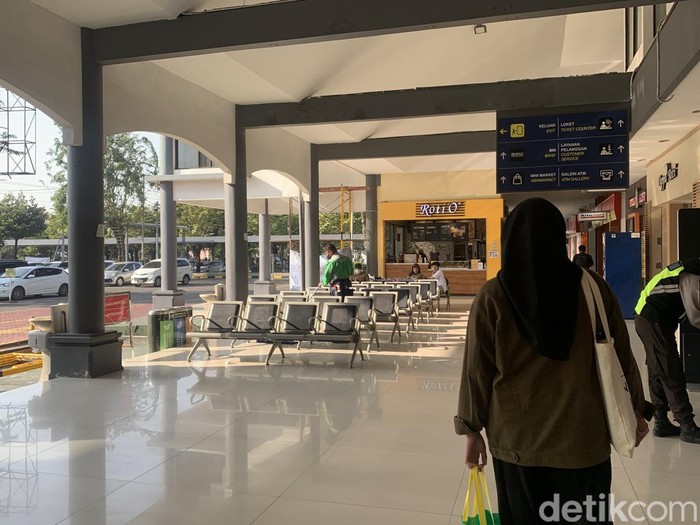 stasiun gubeng baru