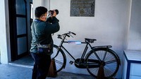 Wisatawan bisa menemukan koleksi berupa sepeda ontel tua dan dokar tua yang pernah digunakan Bung Hatta pada masa muda.(dok. Kemenparekraf)