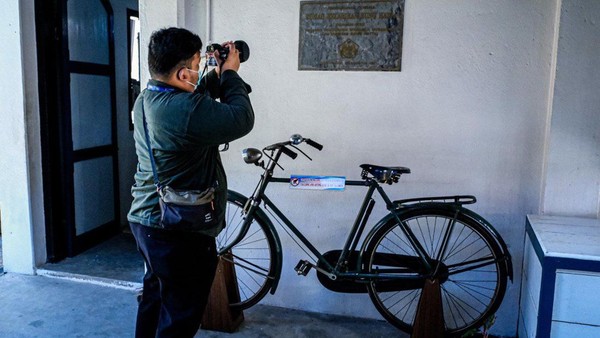 Wisatawan bisa menemukan koleksi berupa sepeda ontel tua dan dokar tua yang pernah digunakan Bung Hatta pada masa muda.(dok. Kemenparekraf)