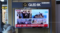 Uji coba sistem senjata baru ini diklaim akan meningkatkan efisiensi senjata nuklir taktis Korea Utara. AP Photo/Lee Jin-man.