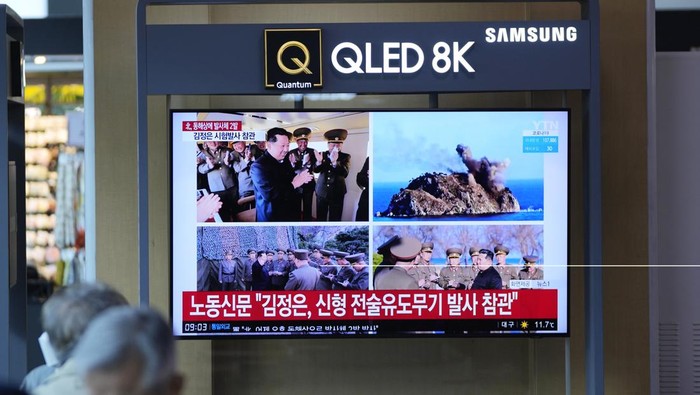 Usai Rudal Hwasong-17, Korut Uji Coba Senjata Baru Pendukung Nuklir Korut uji coba sistem senjata baru yang diklaim akan tingkatkan efesiensi senjata nuklir taktisnya. Uji coba itu diketahui disaksikan langsung oleh Kim Jong Un.