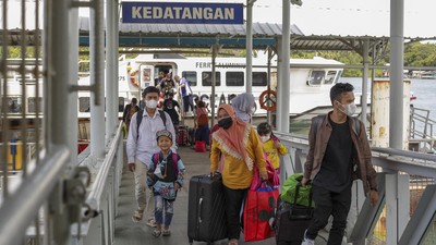 Warga Mudik Lebih Awal, Intip Kesibukan di Pelabuhan Batam-Jambi