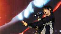 Dalam kesempatan yang sama, ia juga mengungkap kolaborasi dengan Utada Hikaru berjudul T. Foto: Getty Images via AFP/KEVIN WINTER