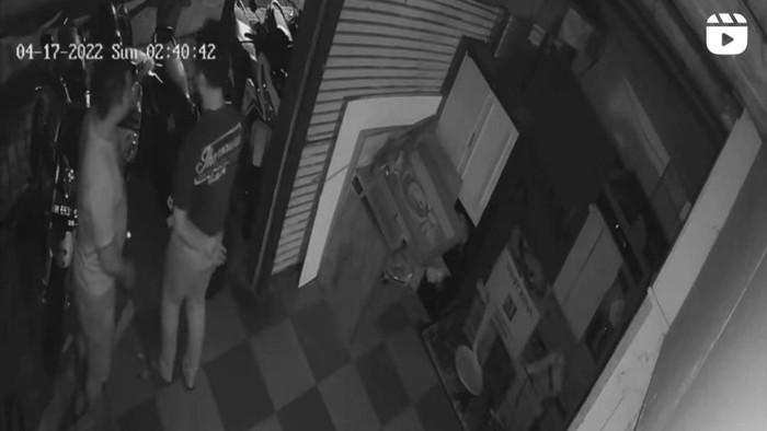 Aksi dugaan penganiayaan yang dialami seniman Jogja terekam CCTV, Senin (18/4/2022).