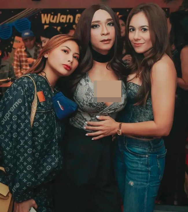 Di setiap fotonya pun Aming melempar pose fierce yang tidak banyak senyum layaknya supermodel.Foto: dok. Instagram/@amingisback