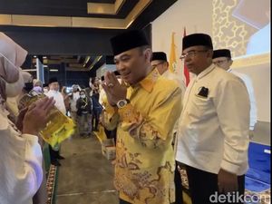 Anak Zainuddin MZ Bagikan Ribuan Sembako dan Bicara soal Sedekah