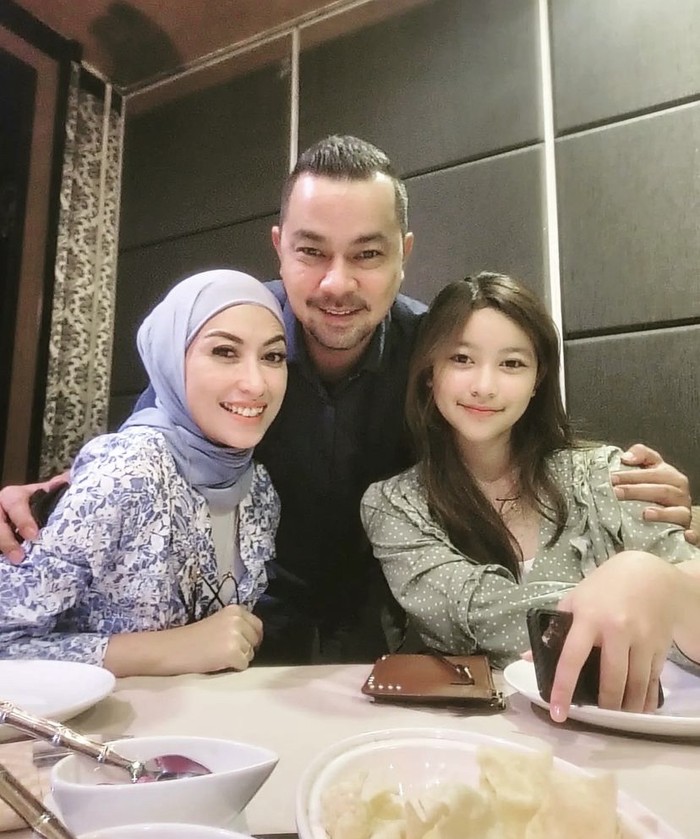 Annisa Trihapsari dan Sultan Djorghi Ternyata Penggemar Hidangan Jepang Annisa Trihapsari dan Sultan Djorghi Ternyata Penggemar Hidangan Jepang