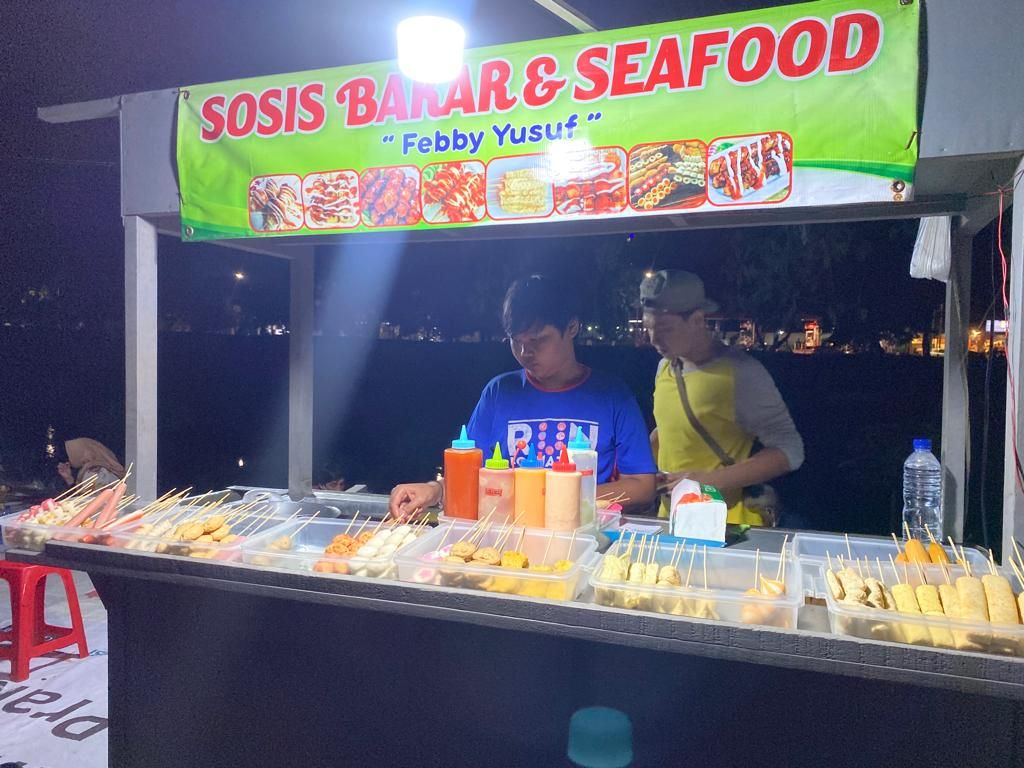 Bakso Bakar hingga Martabak Telor, Ini 5 Jajanan Enak Rp 10 Ribuan di BKT
