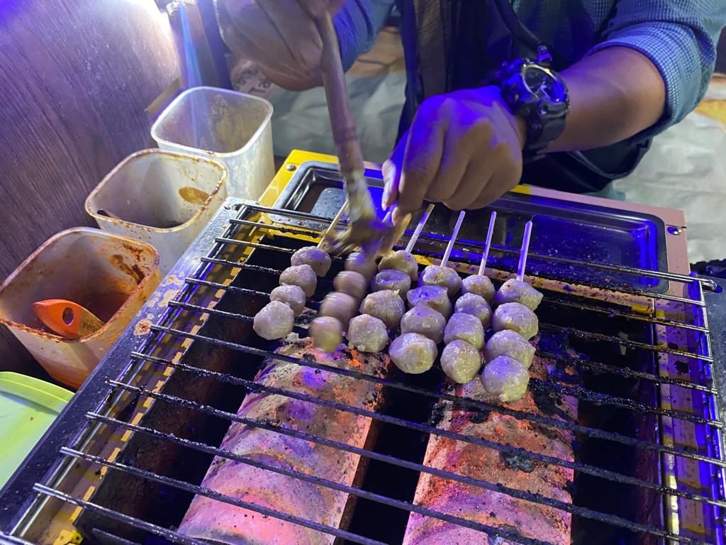 Bakso Bakar hingga Martabak Telor, Ini 5 Jajanan Enak Rp 10 Ribuan di BKT