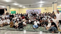 Dalam acara buka bersama Alumni Akuntansi Trisakti tersebut turut hadir, Senior Vice President BUMN PT PII Indra Pradana, VP Finance Krakatau Global Trading Arie Julianto R, GM Pemasaran PT Pupuk Indonesia Logistik Muhamad Tony Houston, Wakil Dekan III FEB Trisakti Abubakar Arief dan Kepala Program Studi Akuntansi Trisakti Murtanto.