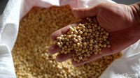 Guna mengatasi kenaikan harga kedelain, pemerintah menugaskan Bulog untuk menyediakan pasokan kedelai pada harga yang lebih rendah dari harga pasar.