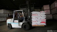 Diberikan selisih Rp 1.000 per kg bagi pengrajin tempe tahu yang tergabung dalam Kopti sasaran.