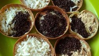 Di Pasar Pedok, Menteng Dalam, ada penjual martabak mini yang selalu ramai dipadati pembeli. Adonannya yang legit dan toppingnya yang manis juga kerap membuat martabak manis ini diborong untuk menu buka puasa. Foto: Istimewa