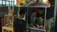 Menggunakan tenda yang kecil dan sederhana ada martabak mini yang manis legit di Martabak Mini 29. Pilihan toppingnya ada banyak dan bisa bebas dipilih sesuai selera pelanggan yang memesan. Foto: Istimewa