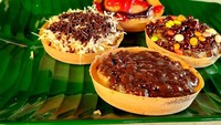 Ahlinya penyaji jajanan anak-anak ada Martabak Mini Alisha yang berlokasi di Jl. Mayjen Soetoyo, Cilitan. Harga martabak mini dengan banyak variasi toppingnya dibanderol mulai Rp 5 ribuan saja. Foto: Istimewa