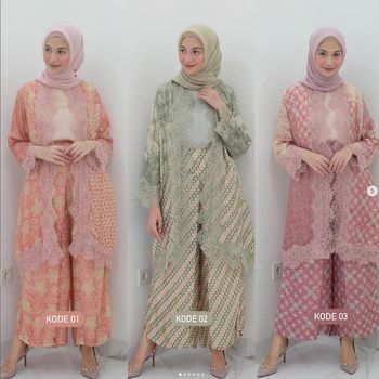 Foto koleksi Sarah The Label.