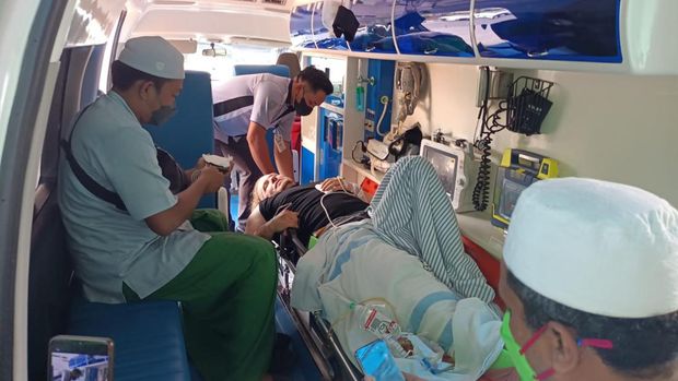 grup musik debu kecelakaan dirujuk ke surabaya