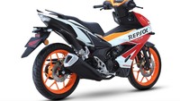 Menyambut tahun 2022, Boon Siew Honda melakukan gebrakan dengan menghadirkan versi Repsol untuk Honda RS-X. Dengan livery Repsol khas tunggangan Marc Marquez di MotoGP itu, Honda RS-X tampil lebih sporty dan beda dari yang lain. Foto: Dok. Honda Malaysia