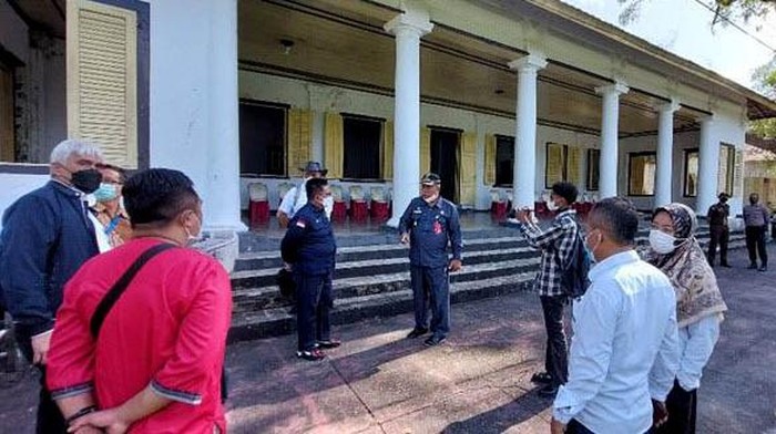 Ini Istana Mini Banda Neira yang Diusulkan Jadi Istana Kepresidenan Istana Mini Banda Neira diusulkan oleh Pemprov Maluku menjadi Istana Kepresidenan di Indonesia Timur. Yuk, lihat dari dekat penampakan bangunan cagar budaya ini