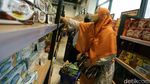Jelang Lebaran, Penjualan Kue Kalengan Naik Pesat