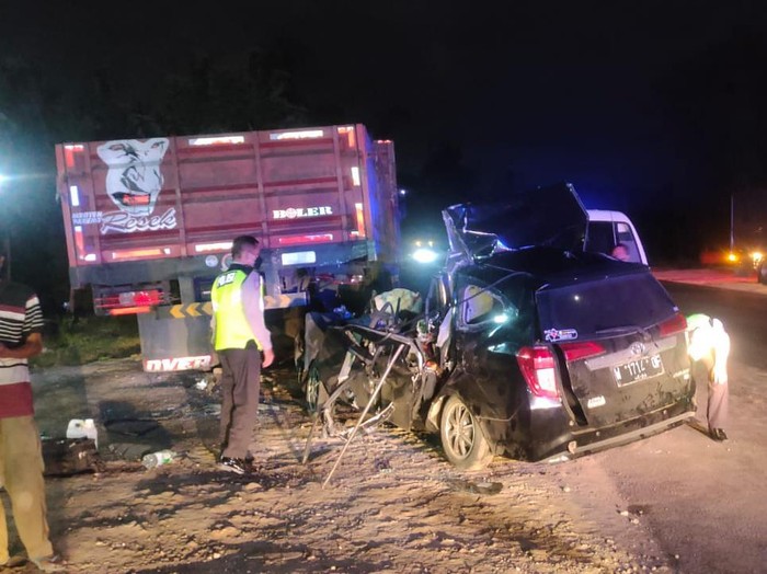 Kecelakaan maut menyebabkan 5 korban meninggal di Tuban