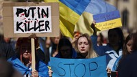 Mereka menyebut Presiden Rusia Vladimir Putin sebagai pembunuh.