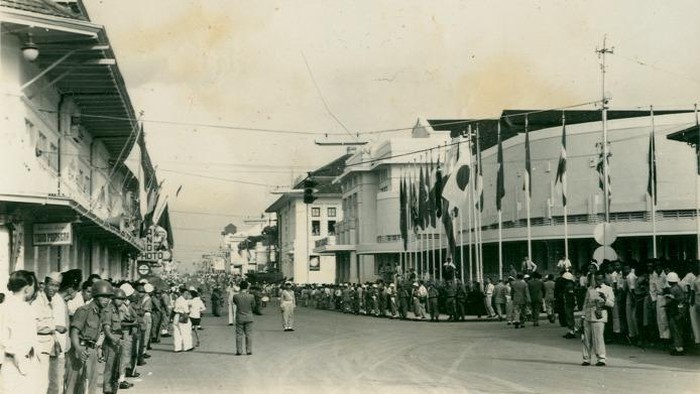 Konferensi Asia Afrika digelar di Bandung pada 18-24 April 1955. Salah satu pertemuan internasional terbesar pada masanya itu dihadiri sejumlah pemimpin dunia.